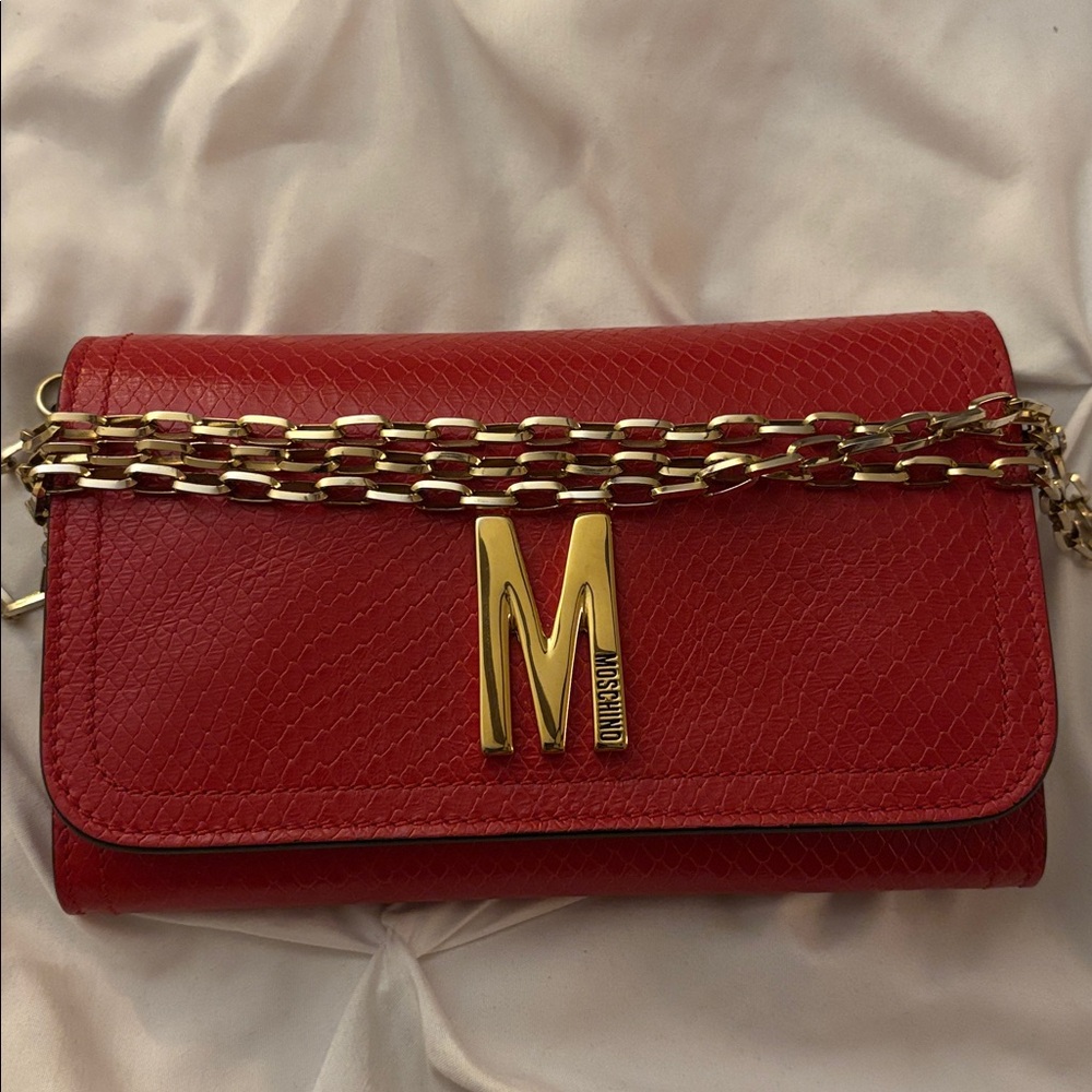 Moschino Wallet On Chain🔥